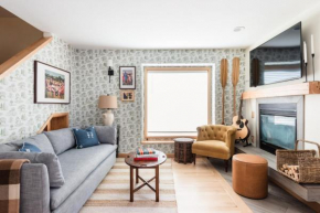 Corduroy by AvantStay Cute & Cozy Mountainside Cabin-Duplex